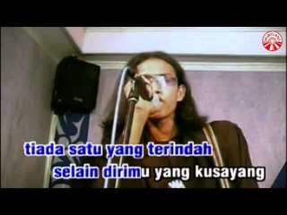 Thomas Arya - Dermaga Biru [Official Music Video HD]