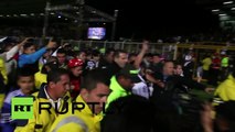 مارادونا يرفس أحد الحكام أثناء مباراة السلام لكرة القدم
