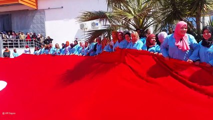 قصر هلال : أول ظهور للعلم العملاق بعد الانتهاء من حياكته بأياد تونسية