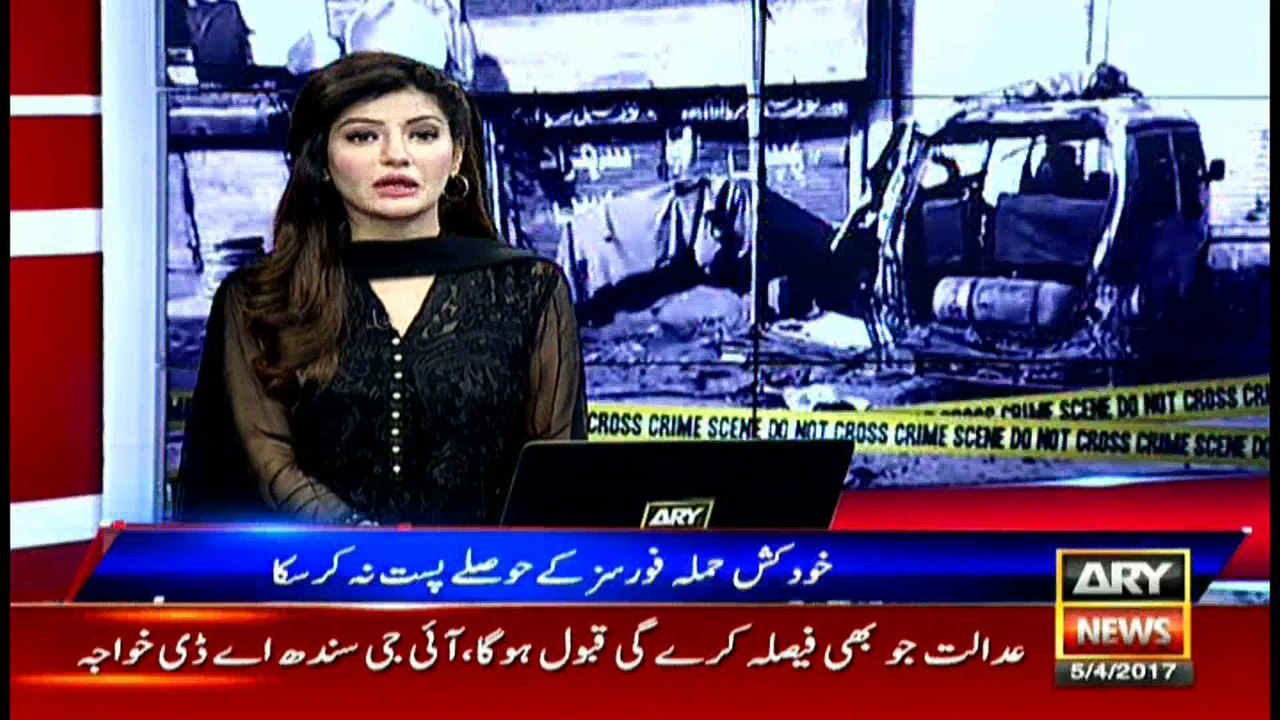 Navy officer pays tribute to martyred soldiers