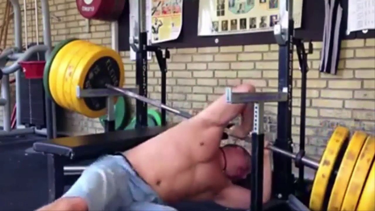 Funny Videos of Bench Press Fails 2017