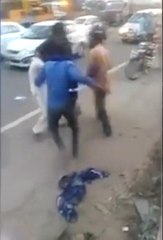 Hindistan'da Süt Sağmak İçin İnek Taşıyan Müslüman'ı Döve Döve Öldürdüler