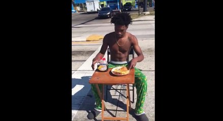 Convoqué au tribunal pour avoir petit-déjeuné au milieu d'une route