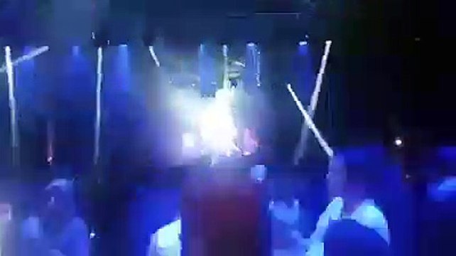 Ce DJ anglais mixe l’appel à la prière dans une discothèque de Tunisie