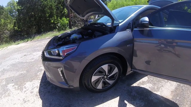 2017 Hyundai Ioniq...A better Prius?!