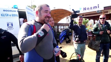 Ata Demirer Deniz Dibindeki Çöpleri Böyle Topladı