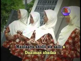 Habib & Hana - Maulaaya Sholli [Official Music Video]