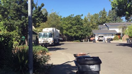 Davis Waste Removal - Freightliner Condor Amrep Elliptical-4LghBBZivFU