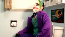 Joker vs ManBearPig! - Superhero Villain Battle In Real Life スパイダーマン-h5x71GArz