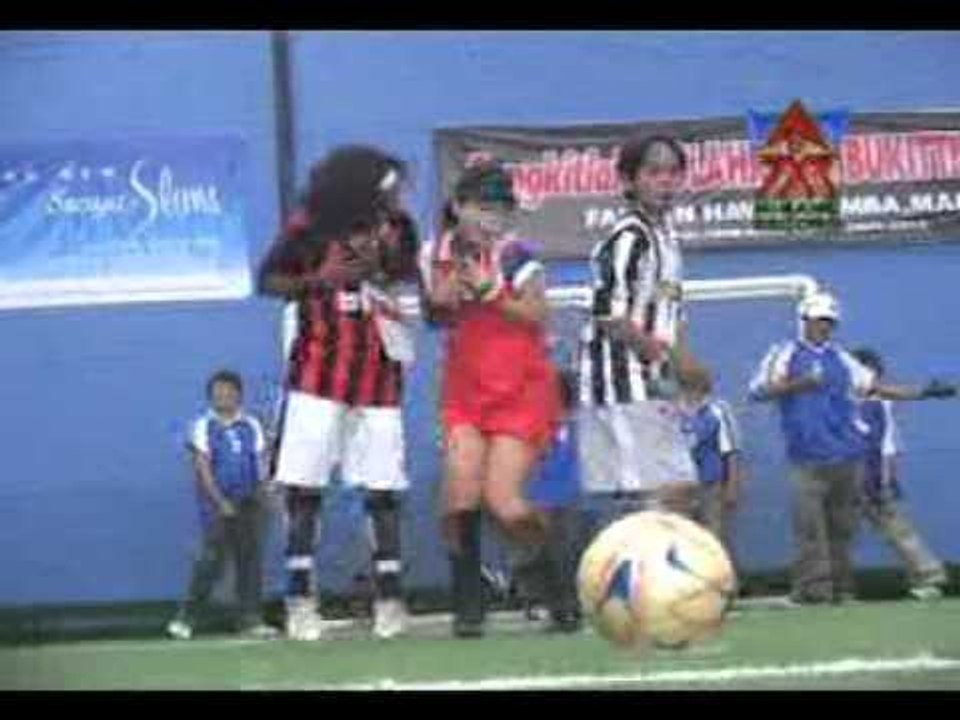 Liza Tania & Mak Itam & Parjak - Damam Bola [Official Music Video]