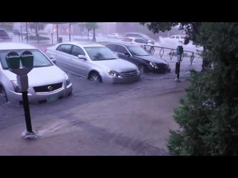 Starbucks Employee Tries to Brave Floodwaters for Customers in Columbia, SC