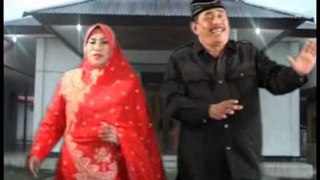 Faraida S AG & H Umar Said - Pembangunan [Official Music Video]
