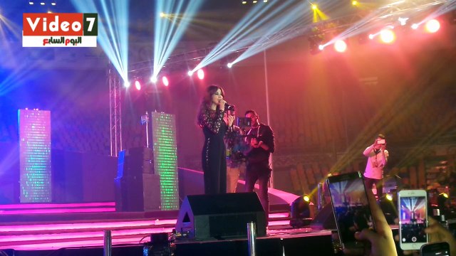 نانسى عجرم تغنى أنت مصرى لايف