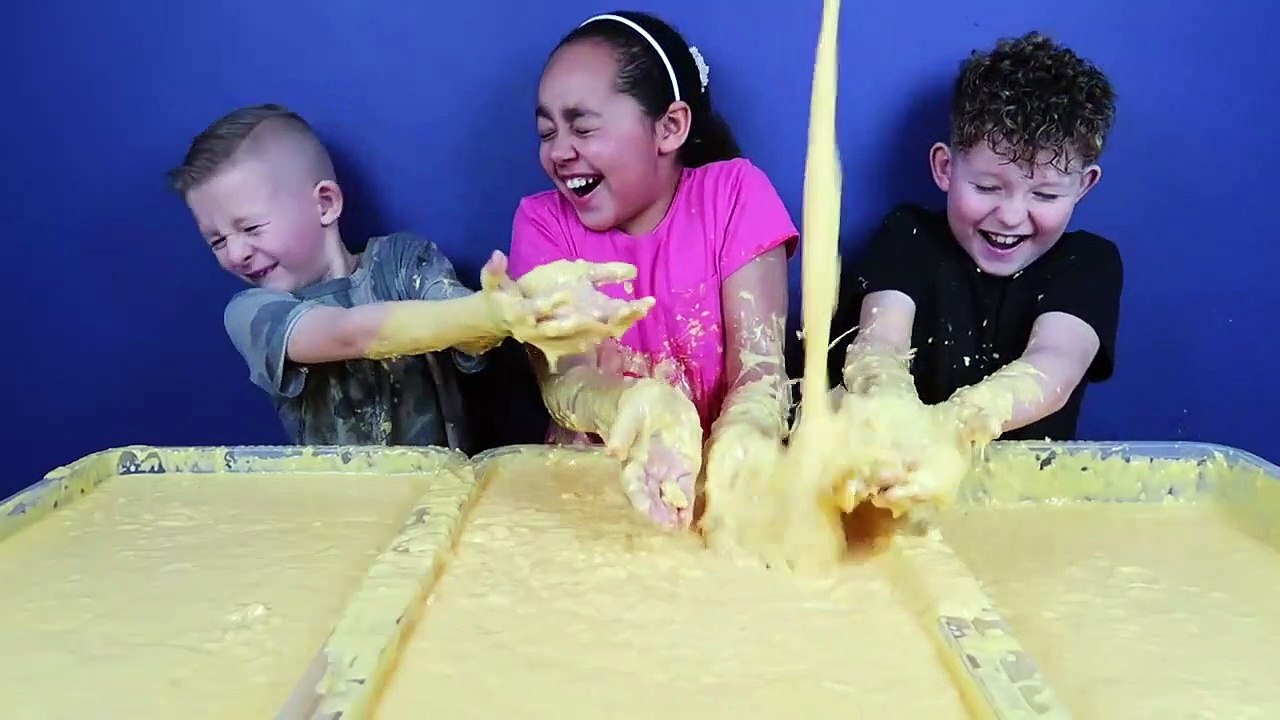 Kids vs Food! Super Gross Toy Challenge - CUSTARD! Shopkins - Num Noms - Hot Wheels Prizes-3s
