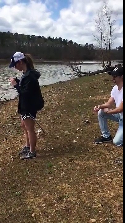 Quand tu dois aller pecher ta bague pour une demande en mariage en mode pecheur