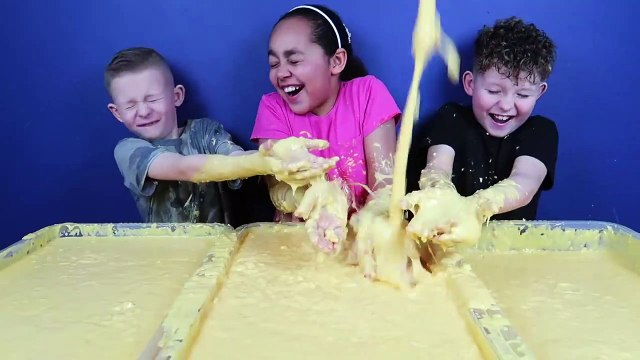 Kids vs Food! Super Gross Toy Challenge - CUSTARD! Shopkins - Num Noms - Hot Wheels Prizes-3sfSzuY5P