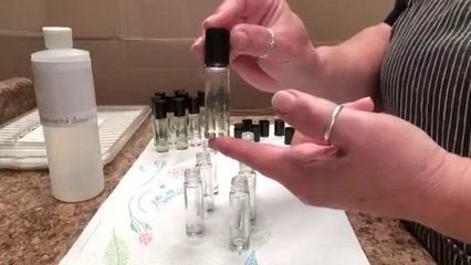 How to make a Roll on perfume the easy way.-MVpOp0