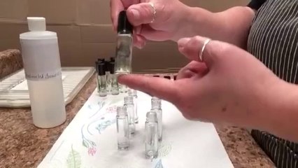 How to make a Roll on perfume the easy way.-MVpOp01F