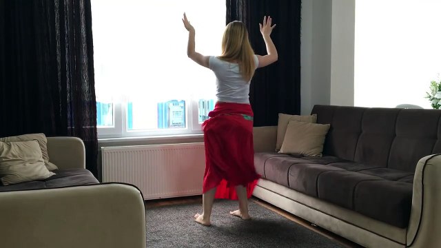 Dilara Kaçmaz _ Salak Mı Sandın Roman Havası Performansı