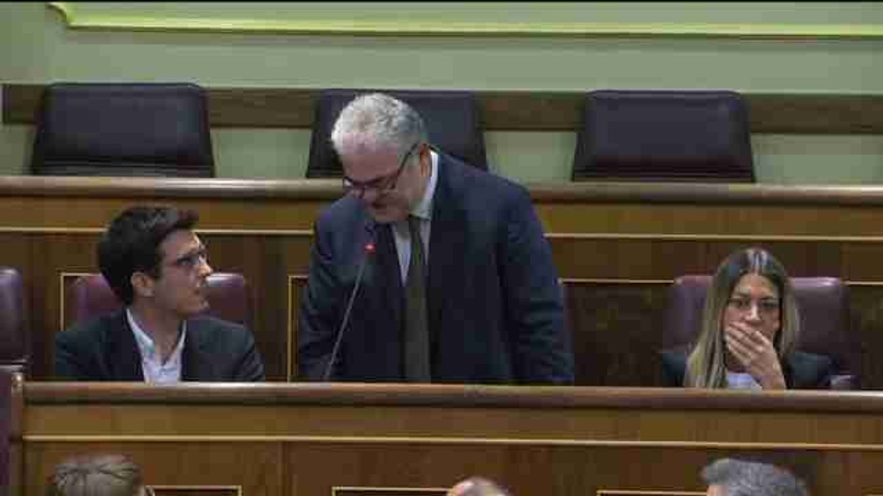 Feliu Guillaumes promete el cargo "por imperativo legal y judicial" en sustitución de Francesc Homs