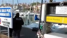 Invraisemblable ! Elle balance à la mer le corps de sa fille mannequin, morte d'anorexie