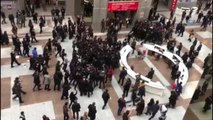 İstanbul Adalet Sarayı'nda Avukatların İzinsiz Eylemine Polis Müdahalesi