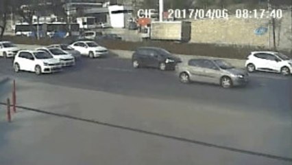 8 Kişinin Yaralandığı Kaza Kamerada