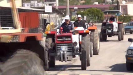 Kalkınma Bakanı Lütfi Elvan Silifke'de Şalvar Giydi, Çiftçilerle Buluştu