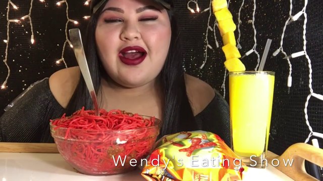HOT CHEETOS SPAGHETTi _ MUKBANG @Wendy's Eating Show-2gj9oS