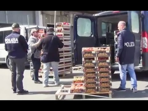 Vittoria (RG) - 8 tonnellate di ortaggi non tracciabili, sequestro al mercato (06.04.17)
