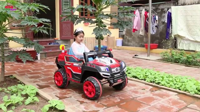 Frozen Elsa Spiderman Elsa Car Toy Crash Joker Atrocity Doctor Police Prank! w Superhero Fun-9FUzNfJoH