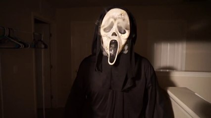 Joker Vs Scream & Giant Teddy Bear & Zombie In Real Life Halloween Fun!-CVLJb