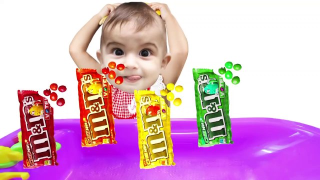 Bad Baby Crying Bath Learn Colors With Colorful M&M VS Minions Finger Family Song-xSvQ