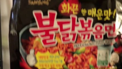 EXTREME SPICY NOODLE CHALLENGE x2 _ SAMYANG NOODLES-9U_ZW