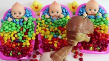 Learn Colors M&Ms Chocolate Baby Doll Bath Time nursery rhymes Finger Song For Children-JQbzdF7
