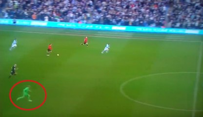 Joe Hart vs. Wayne Rooney