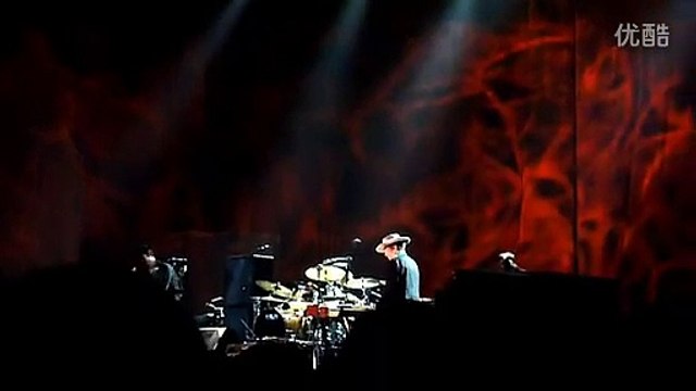 April 8, 2011- Bob Dylan in Shanghai, China - Concert Video