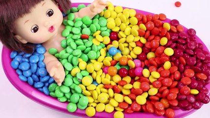 Learn Colors Crying Baby Doll Bath Time With M&Ms Chocolate Nursery Rhymes Finger Song-NT6G9