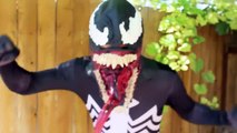 Spiderman Vs Venom - Real Life Superhero Battle _ Trampoline Fight-OiHXKfRF