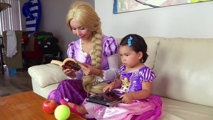Rapunzel Baby Visits Eye doctor for new Glasses w_ Snow White, Princess Rapunzel, Doctor-TlI