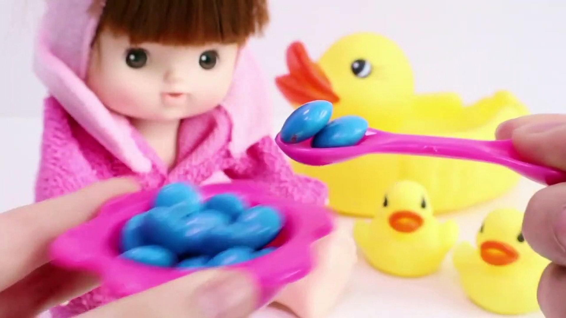 How To Make Colors Orbeez Giant Syringer Toy Learn Colors Baby Doll Bath  Time - video Dailymotion