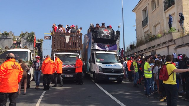 Carnaval étudiants à Caen : les chars se mettent en place