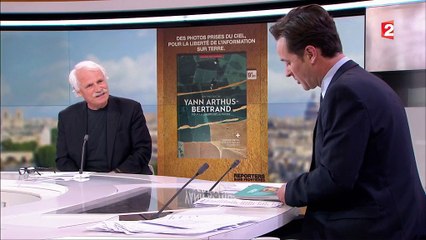 Yann Arthus-Bertrand mis à l'honneur par Reporters sans frontières