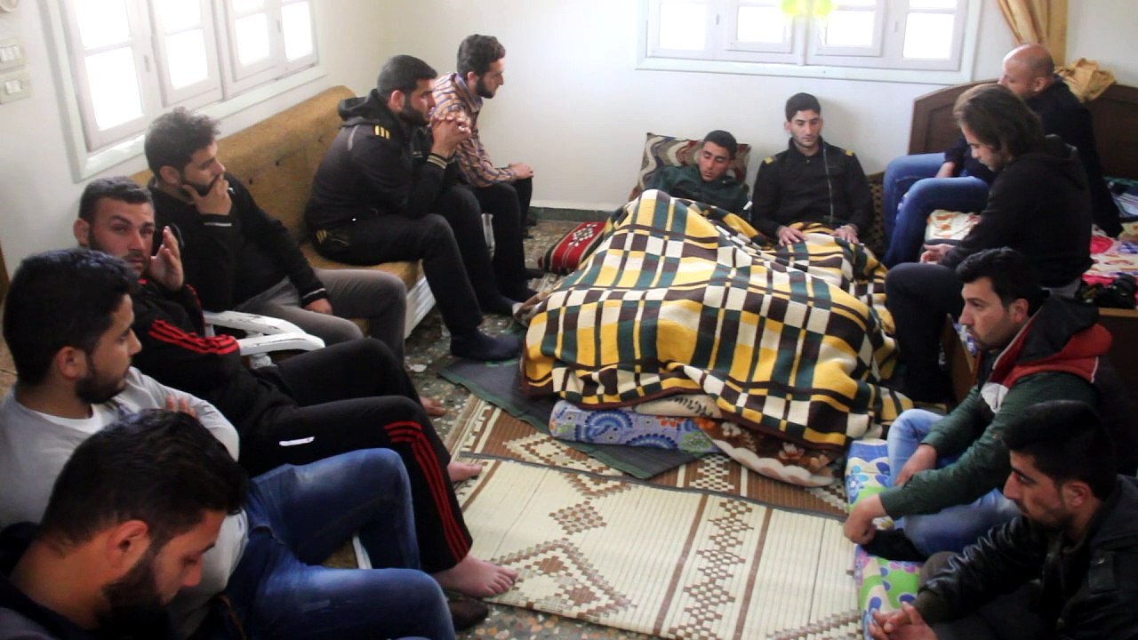 'Er fing an zu zittern': Überlebende schildern Giftgasattacke