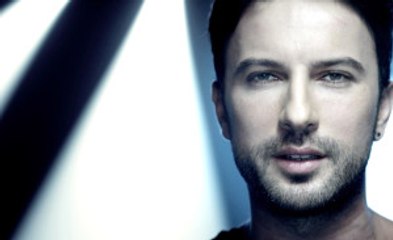 23 Yıl Önceki Halini Paylaşan Tarkan'dan Yıllar Hiçbir Şey Götürmemiş