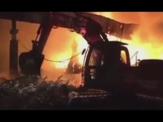 La Loggia (TO) - Incendio al centro di raccolta rifiuti (06.04.17)