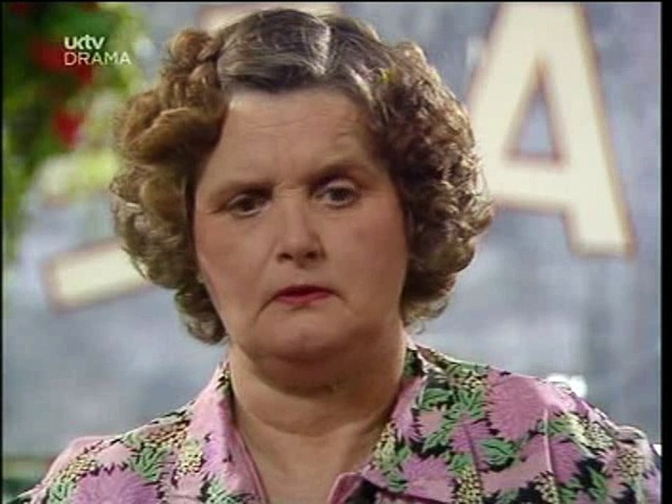 Last Of The Summer Wine S11 Ep 04 Who's That Bloke With Nora Batty Then