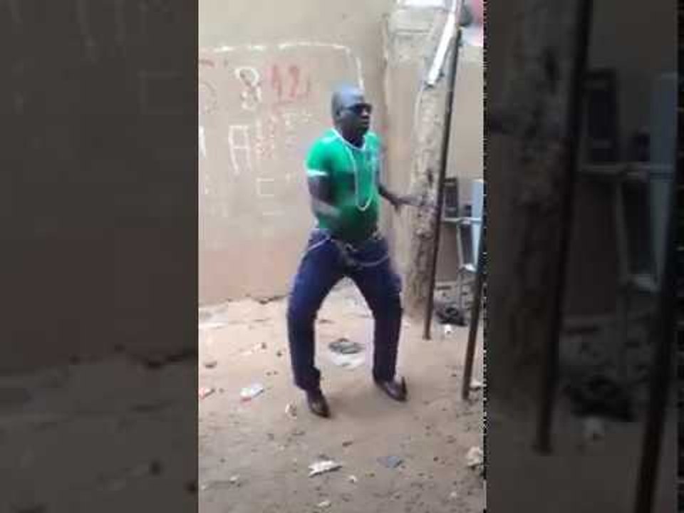 LE GARS EST TROP FORT