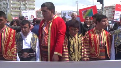 Otizme Dikkati Çekmek Amacıyla Yürüyüş Yapıldı