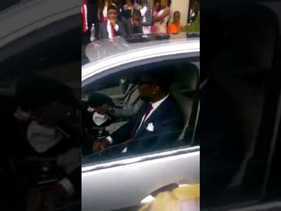 Serge Beynaud à La Mairie Pour Son Mariage